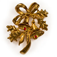 Christmas Bouquet Bells With Holly Gold Pin